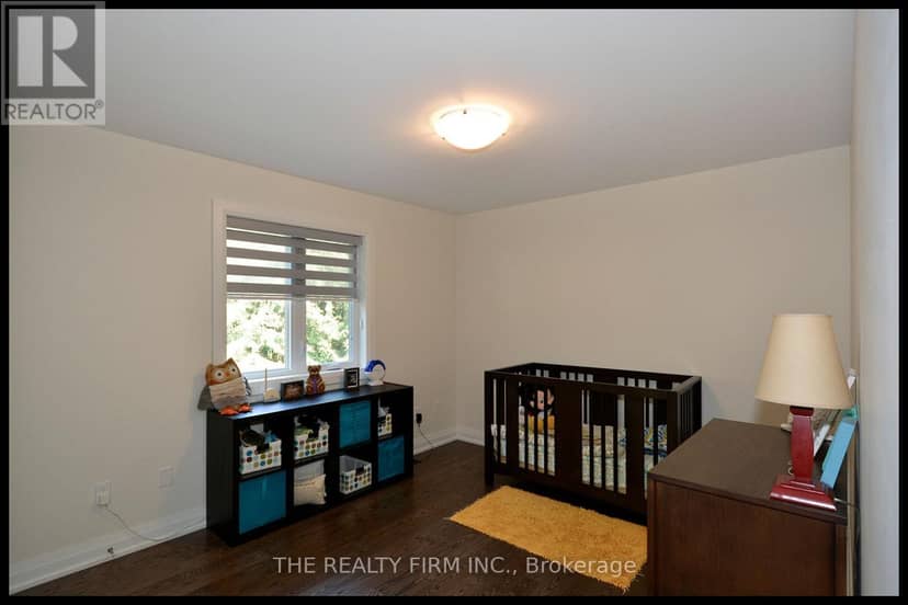 285 Elizabeth Street — photo 18 of 23