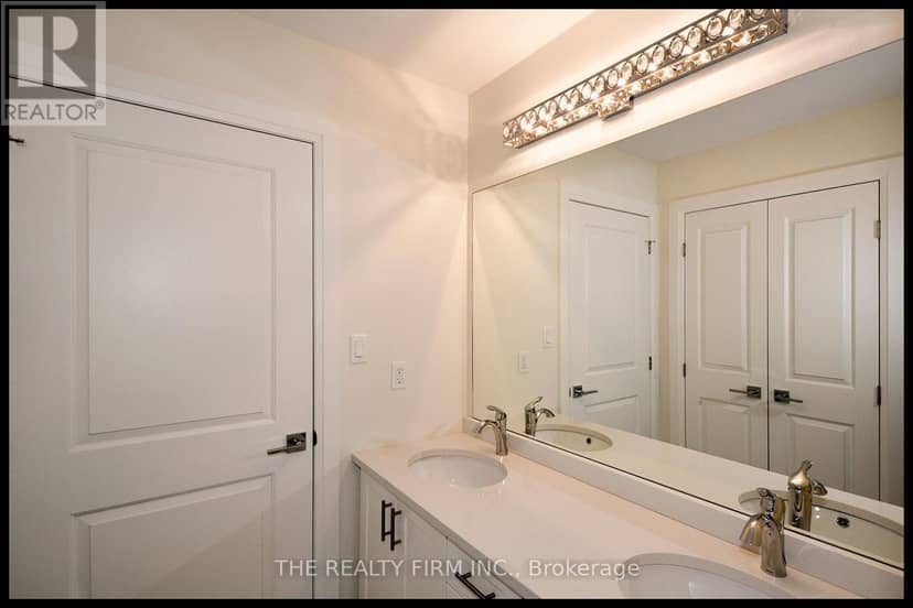 285 Elizabeth Street — photo 20 of 23