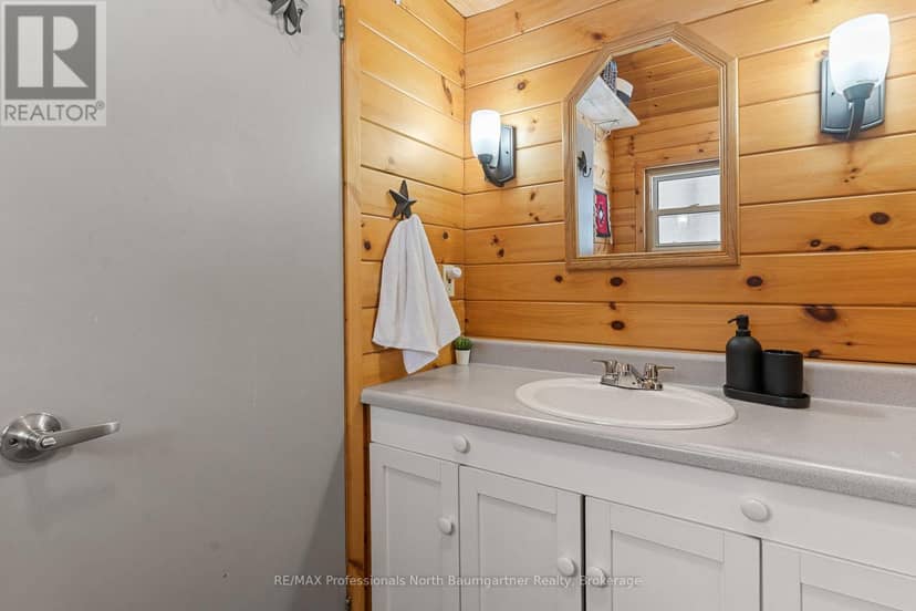 1012 Coulson Lane — photo 15 of 40