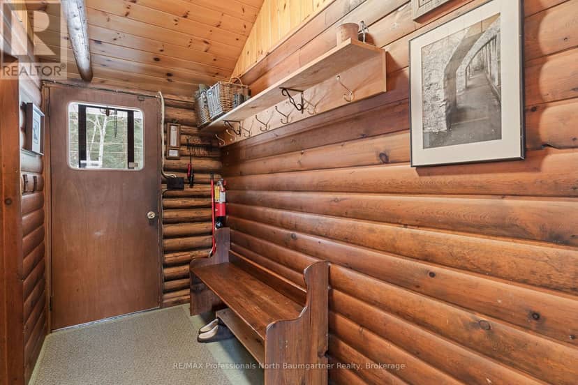 1012 Coulson Lane — photo 4 of 40