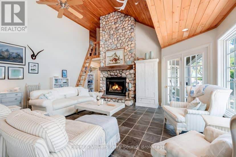 6 29C Mowat Island, Carling, photo 5
