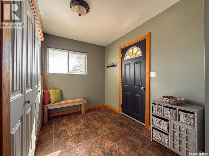 103 1st STREET E, Frontier, photo 2