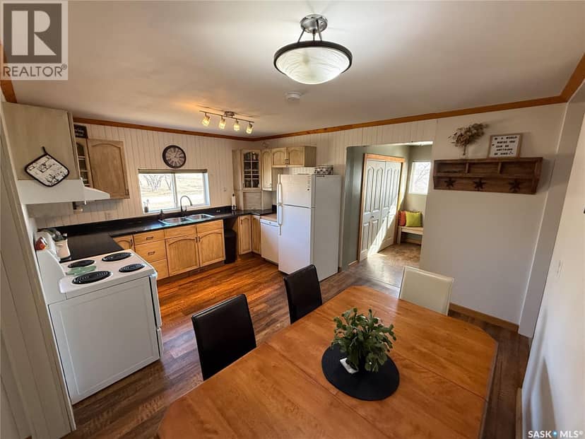 103 1st STREET E, Frontier, photo 3