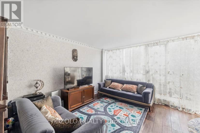 707 - 2121 Roche Court — photo 11 of 33