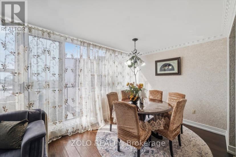 707 - 2121 Roche Court — photo 13 of 33