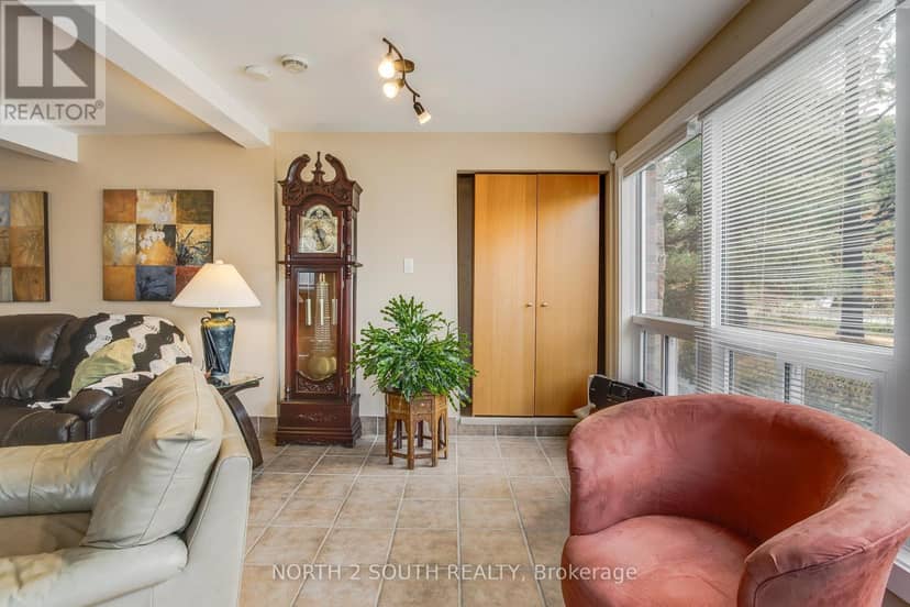 2512 Honey Harbour Road — photo 18 of 40