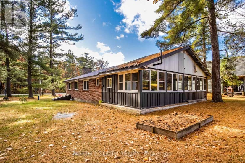 2512 Honey Harbour Road — photo 13 of 40