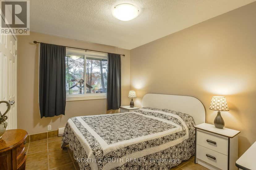2512 Honey Harbour Road — photo 30 of 40