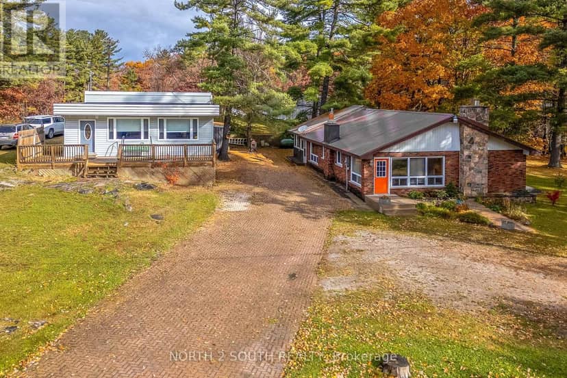 2512 Honey Harbour Road — photo 1 of 40