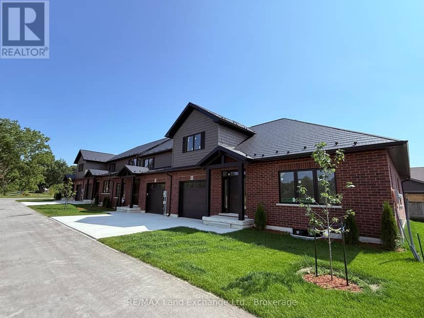 Unit 4 - 8 Golf Links Road — photo 3 of 33
