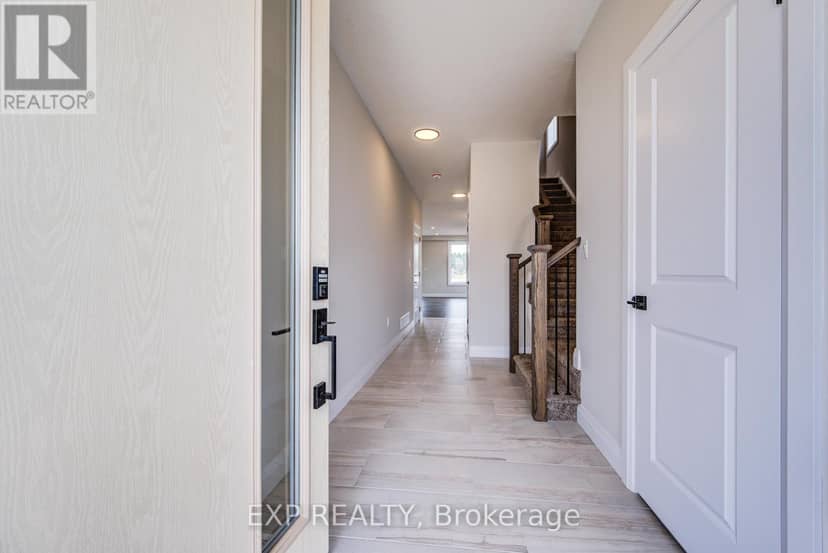 102 Thackeray Way — photo 13 of 35