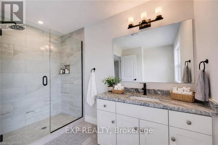 102 Thackeray Way — photo 9 of 35