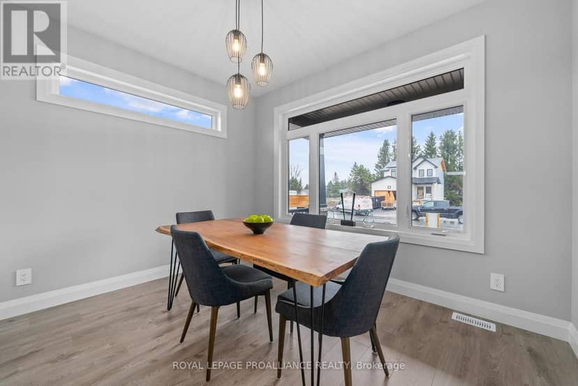 5 Mackenzie John Crescent — photo 10 of 40