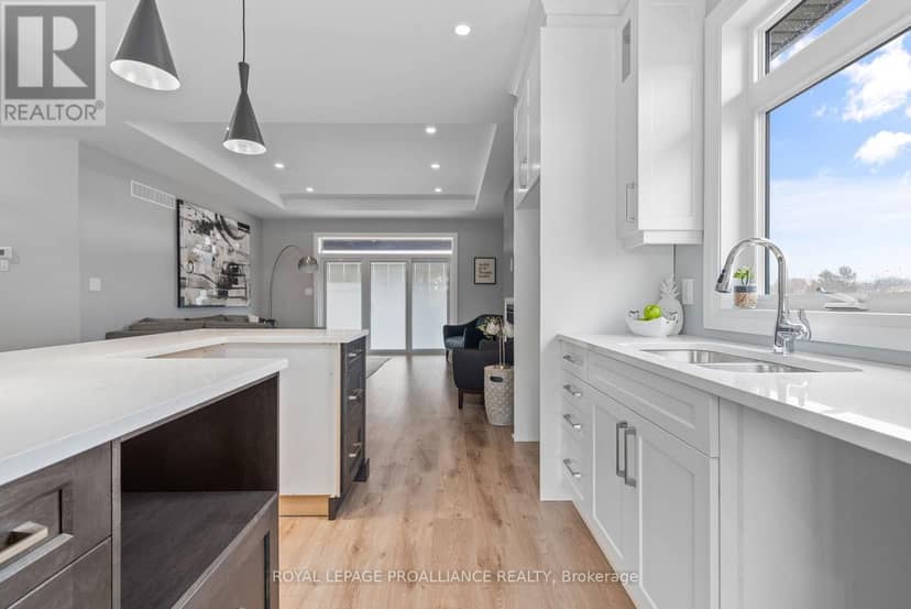 5 Mackenzie John Crescent — photo 16 of 40