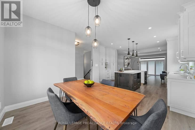 5 Mackenzie John Crescent — photo 12 of 40
