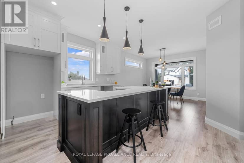 5 Mackenzie John Crescent — photo 17 of 40