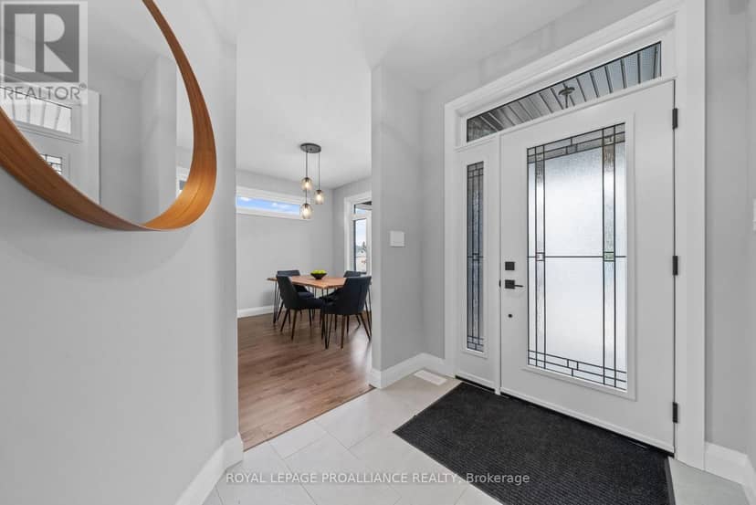 5 Mackenzie John Crescent — photo 4 of 40