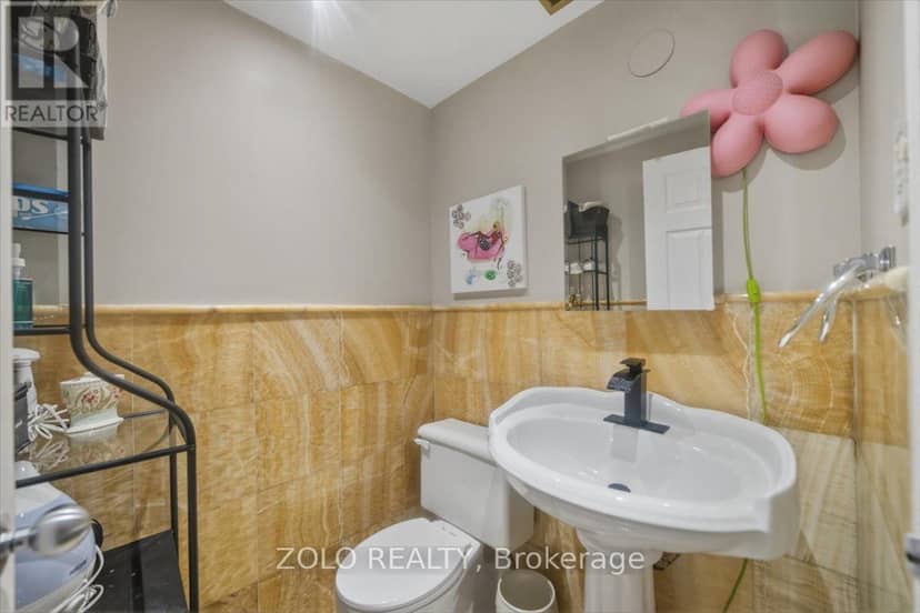 707 - 2121 Roche Court — photo 27 of 33