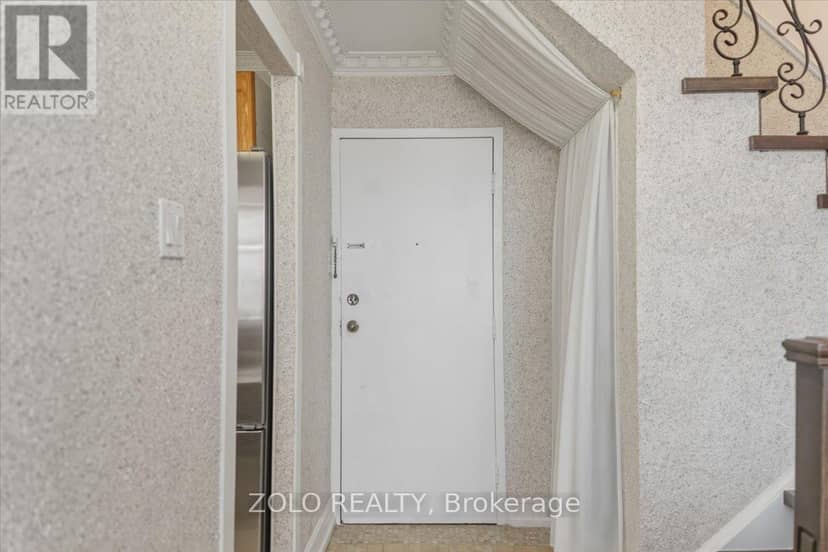 707 - 2121 Roche Court — photo 28 of 33
