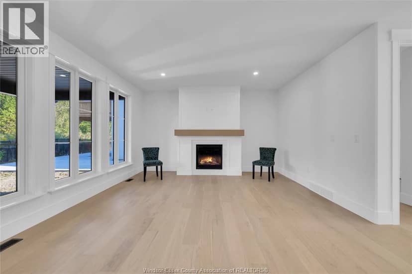 646 Summit Street — photo 13 of 36
