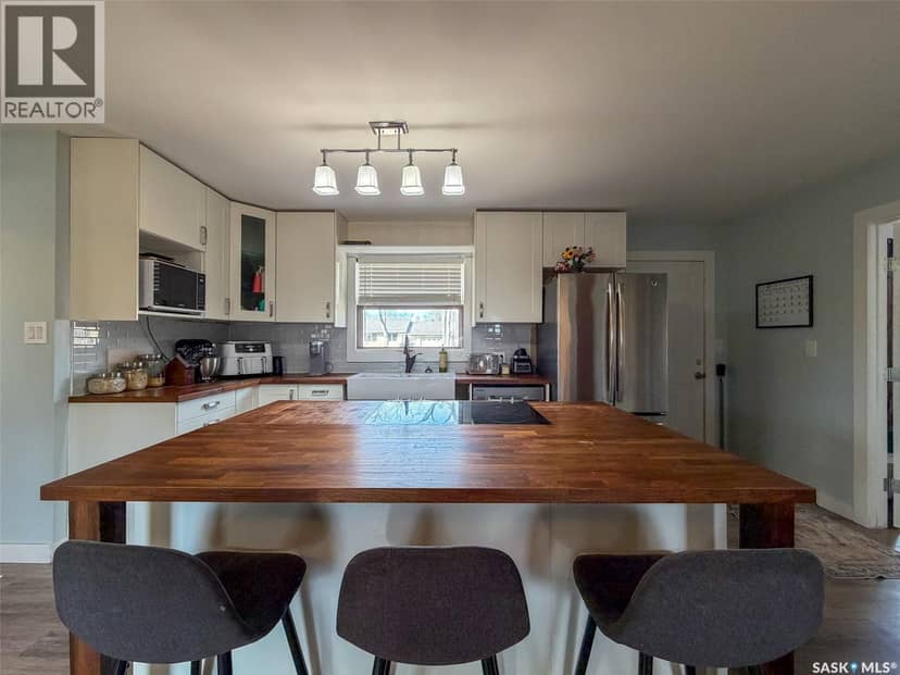 442 Front STREET W, Eastend, photo 3
