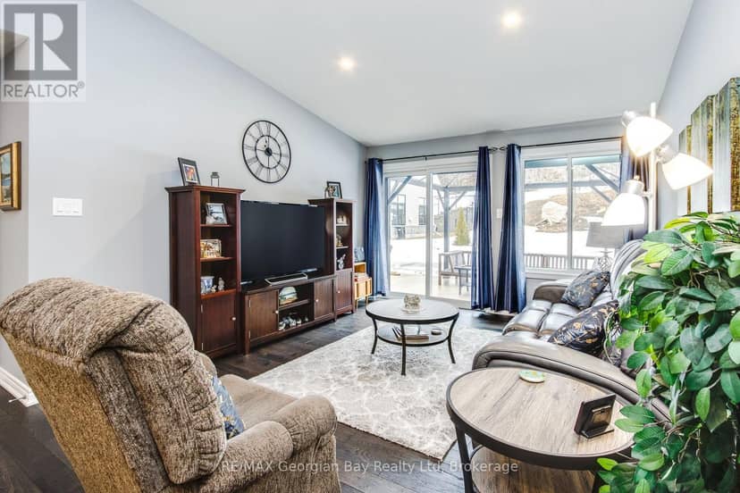 39 Chamberlain Crescent — photo 11 of 34