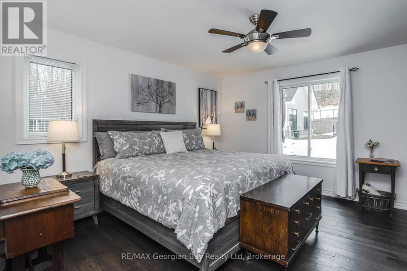 39 Chamberlain Crescent — photo 14 of 34