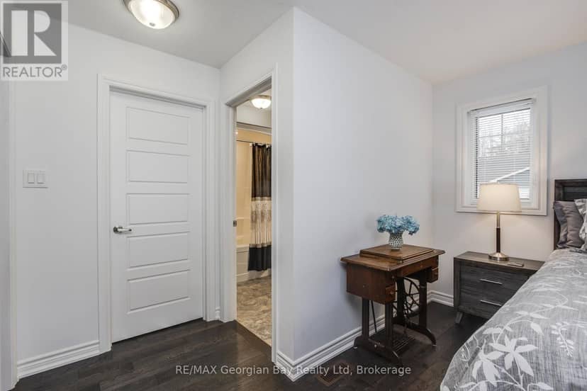 39 Chamberlain Crescent — photo 16 of 34