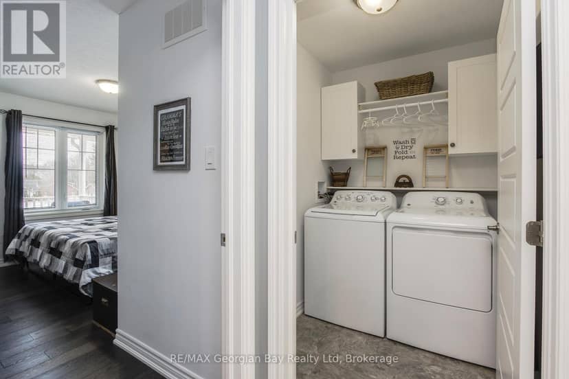 39 Chamberlain Crescent — photo 23 of 34