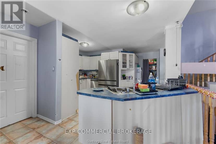 29 Laren Street — photo 10 of 40