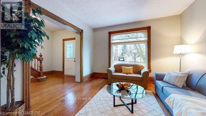 550 10th Street A West — photo 4 of 36