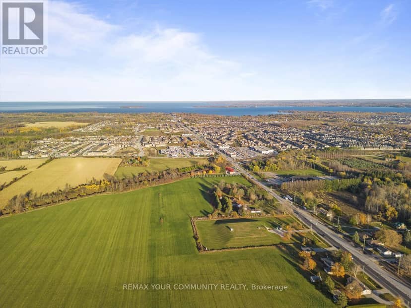 1703 Innisfil Beach Road — photo 6 of 9