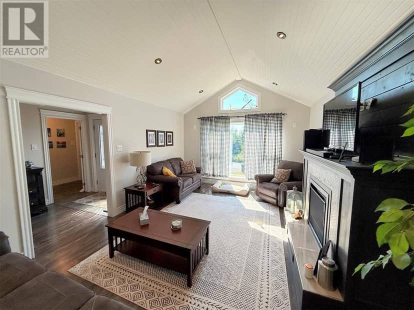 16 Park Crescent, Catalina, photo 5