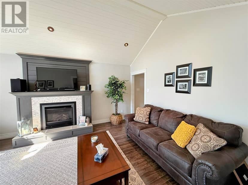 16 Park Crescent, Catalina, photo 6