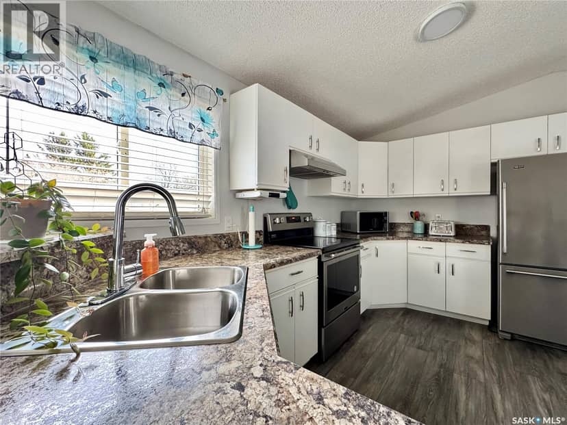 317 Riedel AVENUE E, Langenburg, photo 6