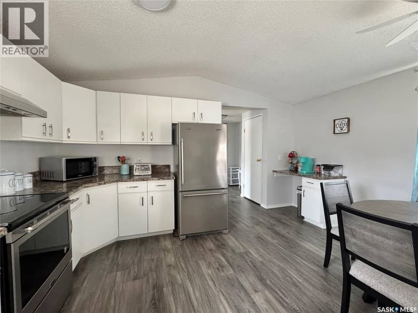 317 Riedel AVENUE E, Langenburg, photo 7