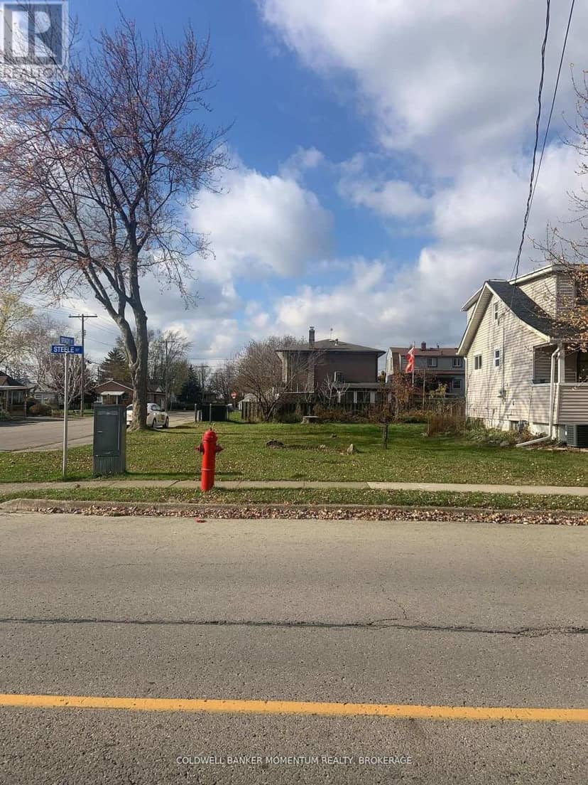 652 Steele Street — photo 4 of 5