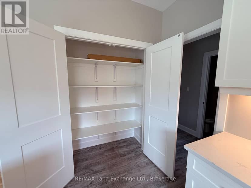 Unit 3 - 8 Golf Links Road — photo 12 of 26
