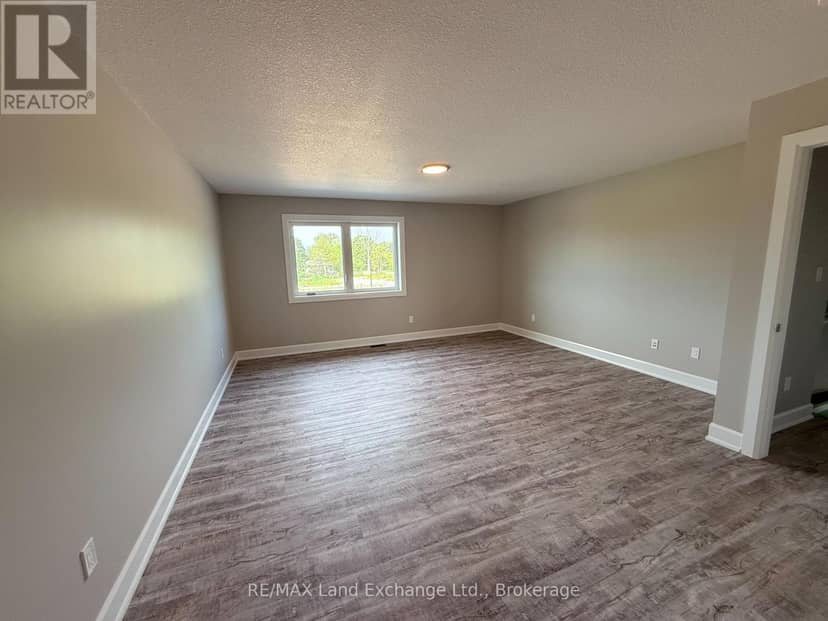 Unit 3 - 8 Golf Links Road — photo 15 of 26
