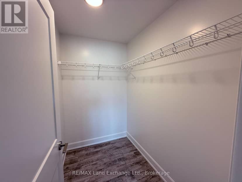 Unit 3 - 8 Golf Links Road — photo 18 of 26
