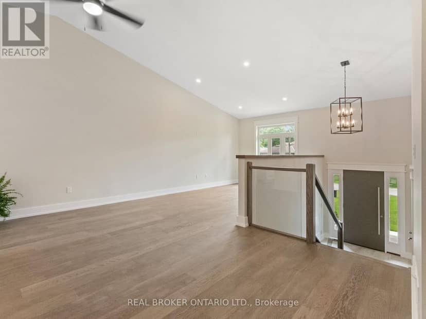 44 Topham Boulevard — photo 12 of 40
