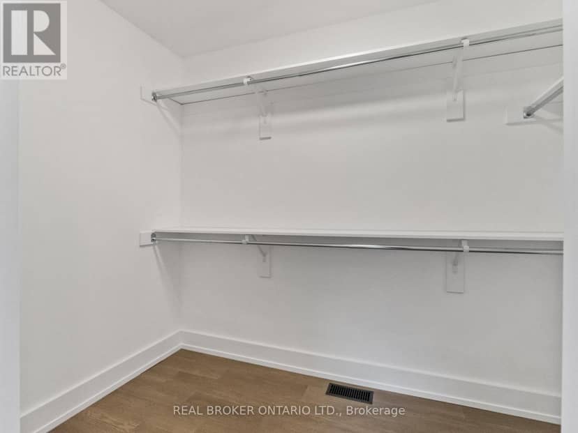 44 Topham Boulevard — photo 16 of 40