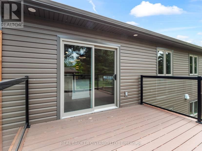 44 Topham Boulevard — photo 29 of 40