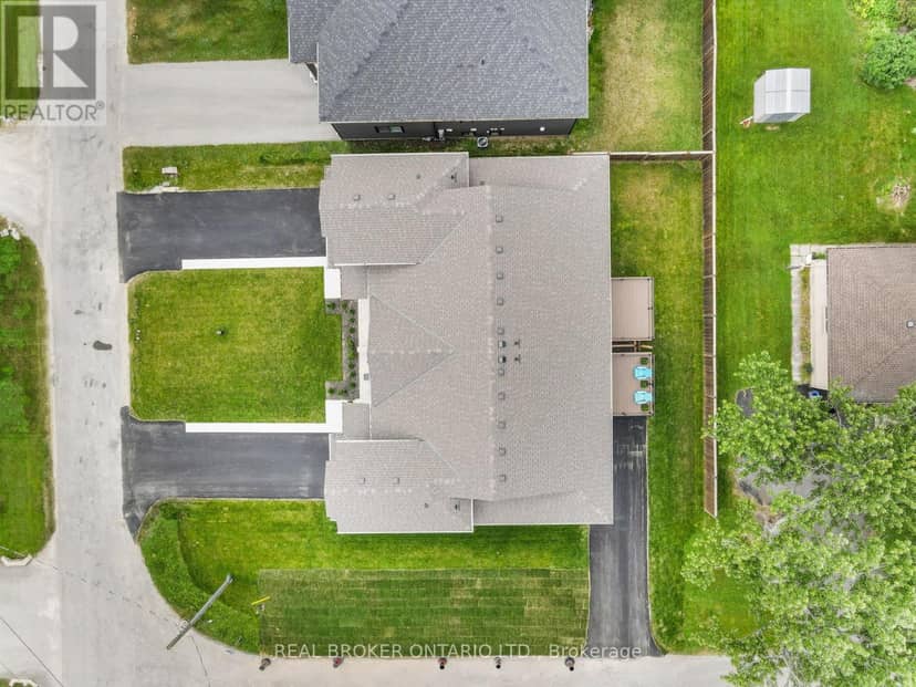 44 Topham Boulevard, Welland, photo 3
