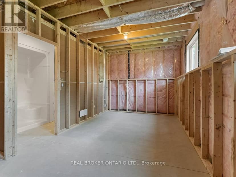 44 Topham Boulevard — photo 31 of 40