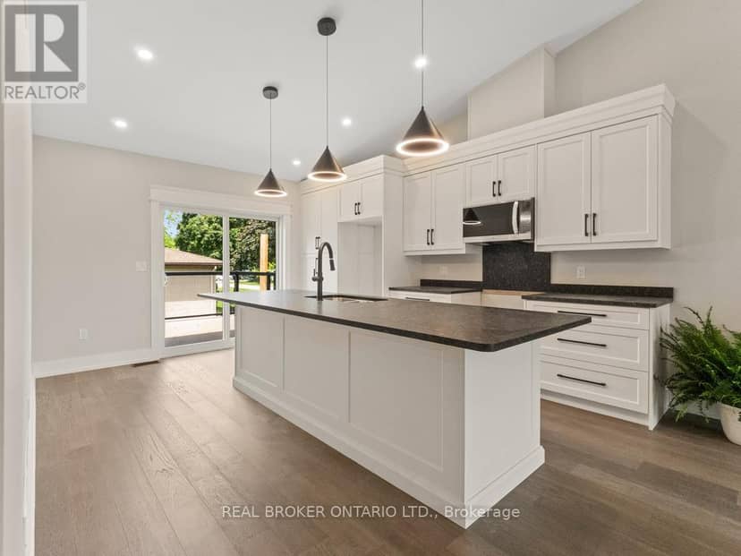 44 Topham Boulevard, Welland, photo 4
