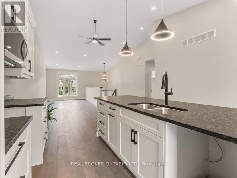 44 Topham Boulevard, Welland, photo 8