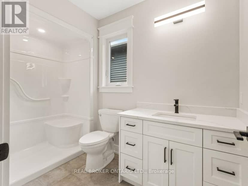 44 Topham Boulevard — photo 9 of 40