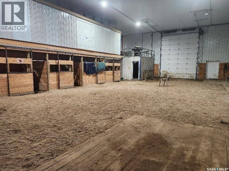 Rapley Arena Quarter — photo 6 of 29