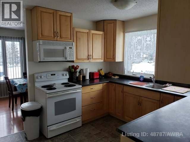 10850 98 Ave, Grande Cache, photo 3